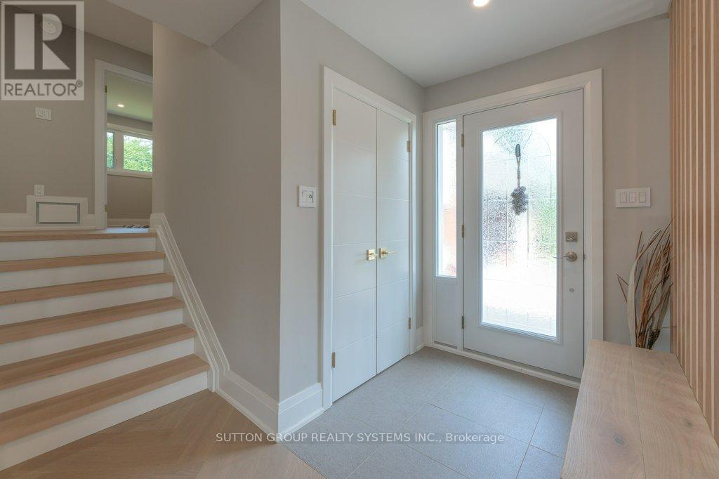 Property at 1264 LANDFAIR CRESCENT image 3