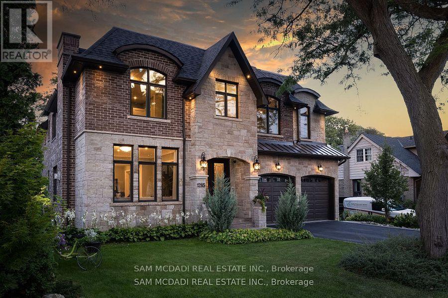 Property at 1285 MINEOLA GARDENS image 1