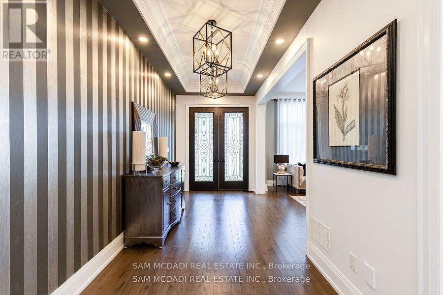 Property at 1285 MINEOLA GARDENS image 3