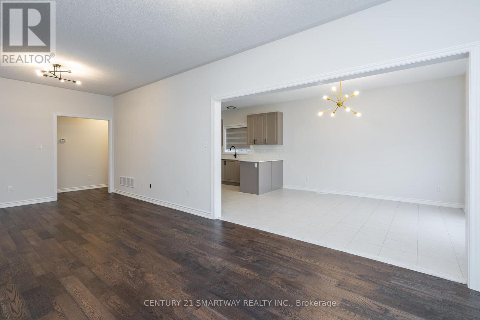 26 Huntsworth Avenue, Thorold, Ontario  L2V 5G7 - Photo 10 - X12114530