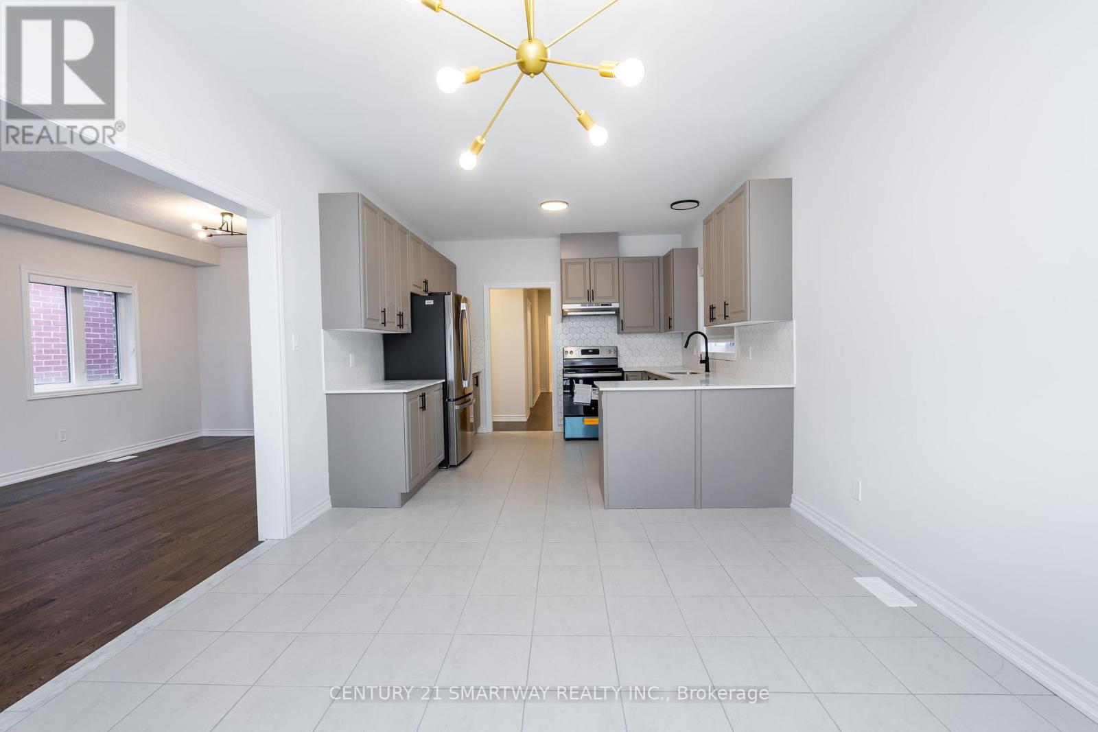 26 Huntsworth Avenue, Thorold, Ontario  L2V 5G7 - Photo 12 - X12114530