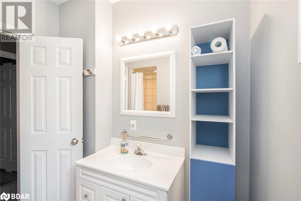 Photo 19 of 27 for 360 White Sands Drive