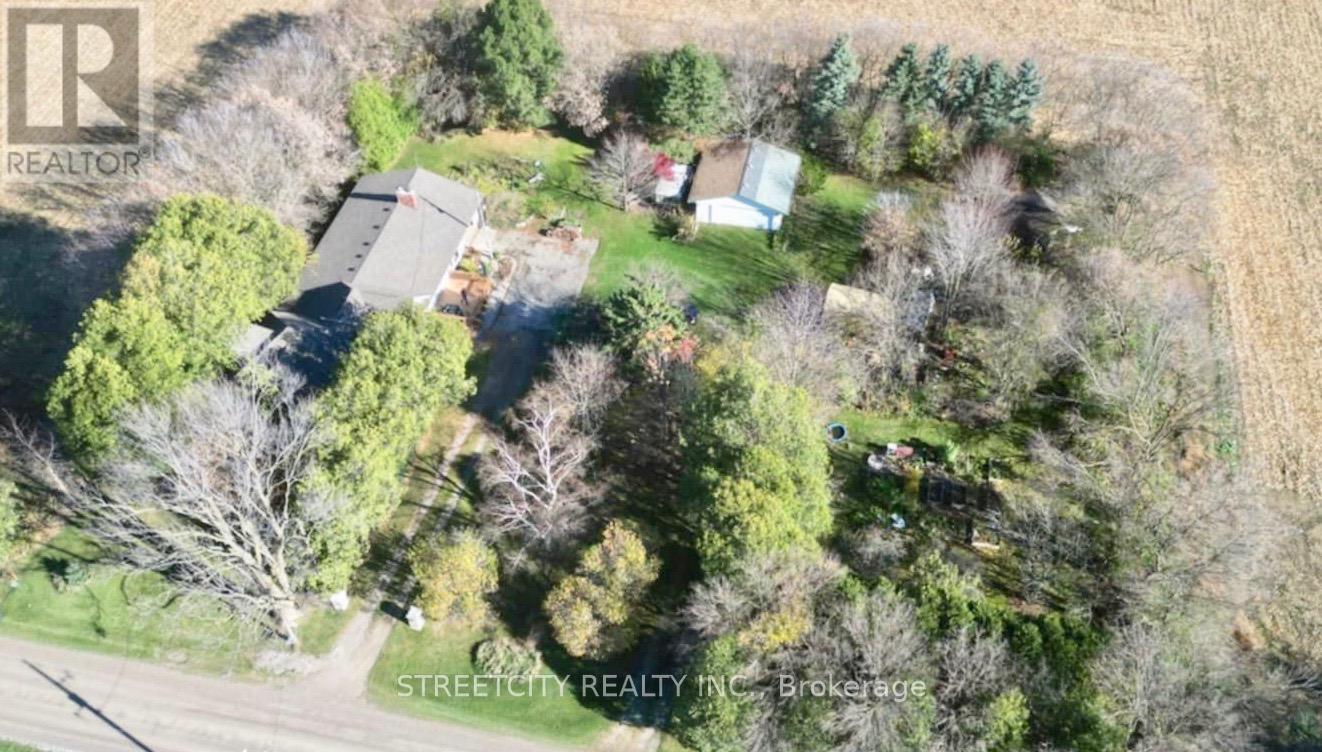 6906 Wisbeach Road, Warwick, Ontario N0M 1B0 - Photo 2 - X12114662