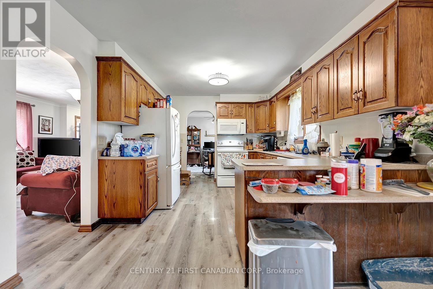 16 Broadview Drive, Brant, Ontario N0E 1A0 - Photo 18 - X12114707