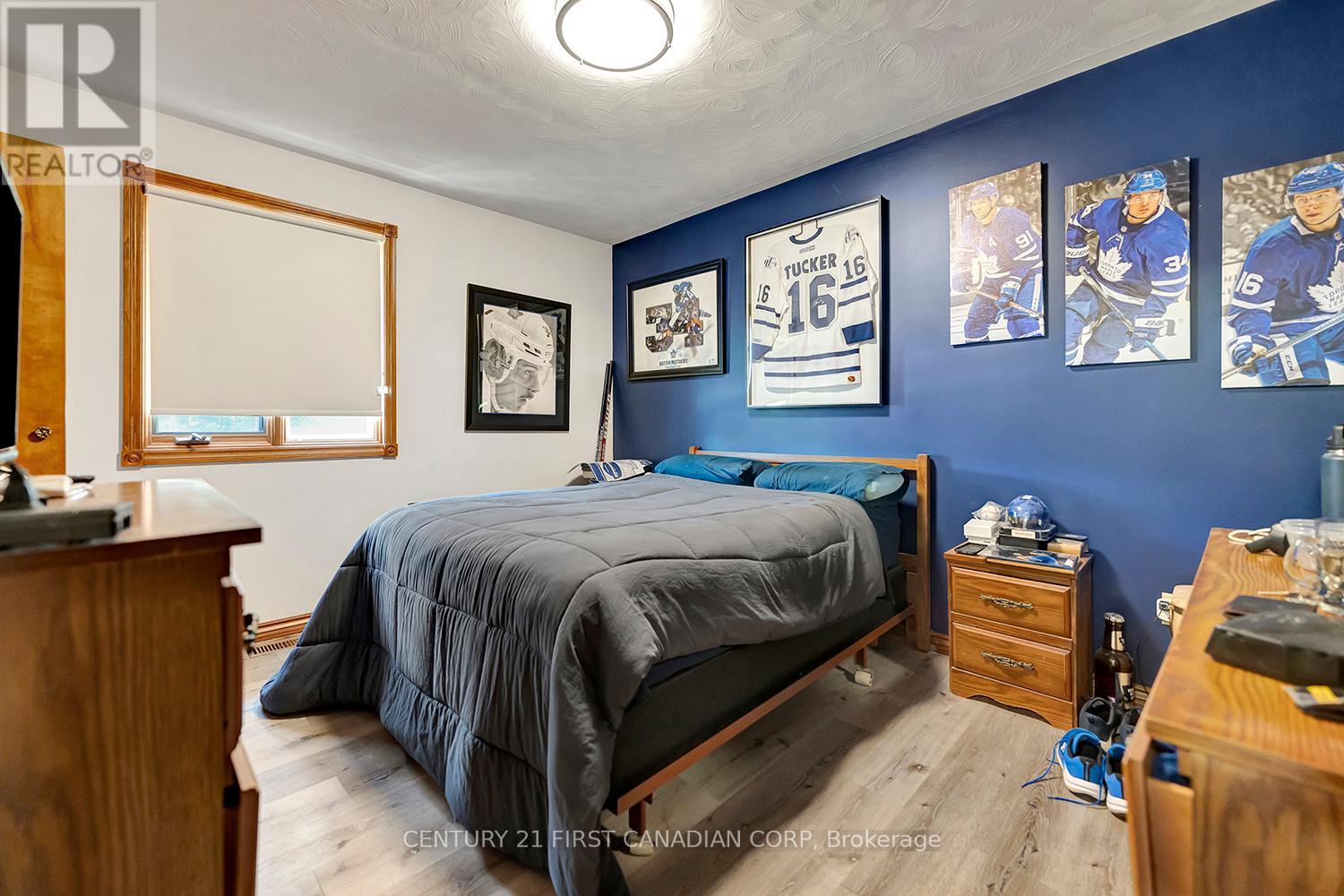 16 Broadview Drive, Brant, Ontario N0E 1A0 - Photo 25 - X12114707