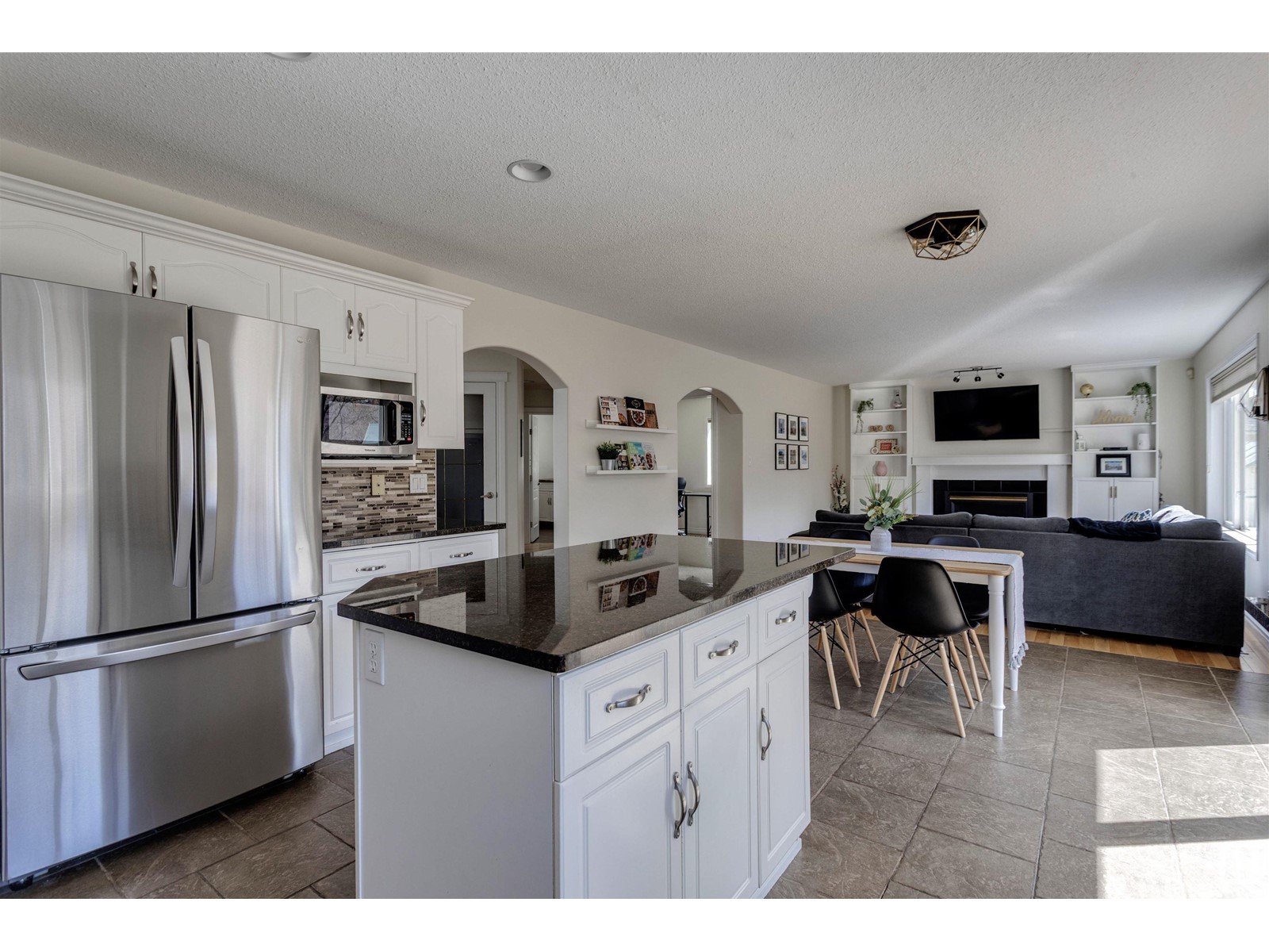 1007 Burns Cl Nw, Edmonton, Alberta  T6R 2L1 - Photo 23 - E4433555