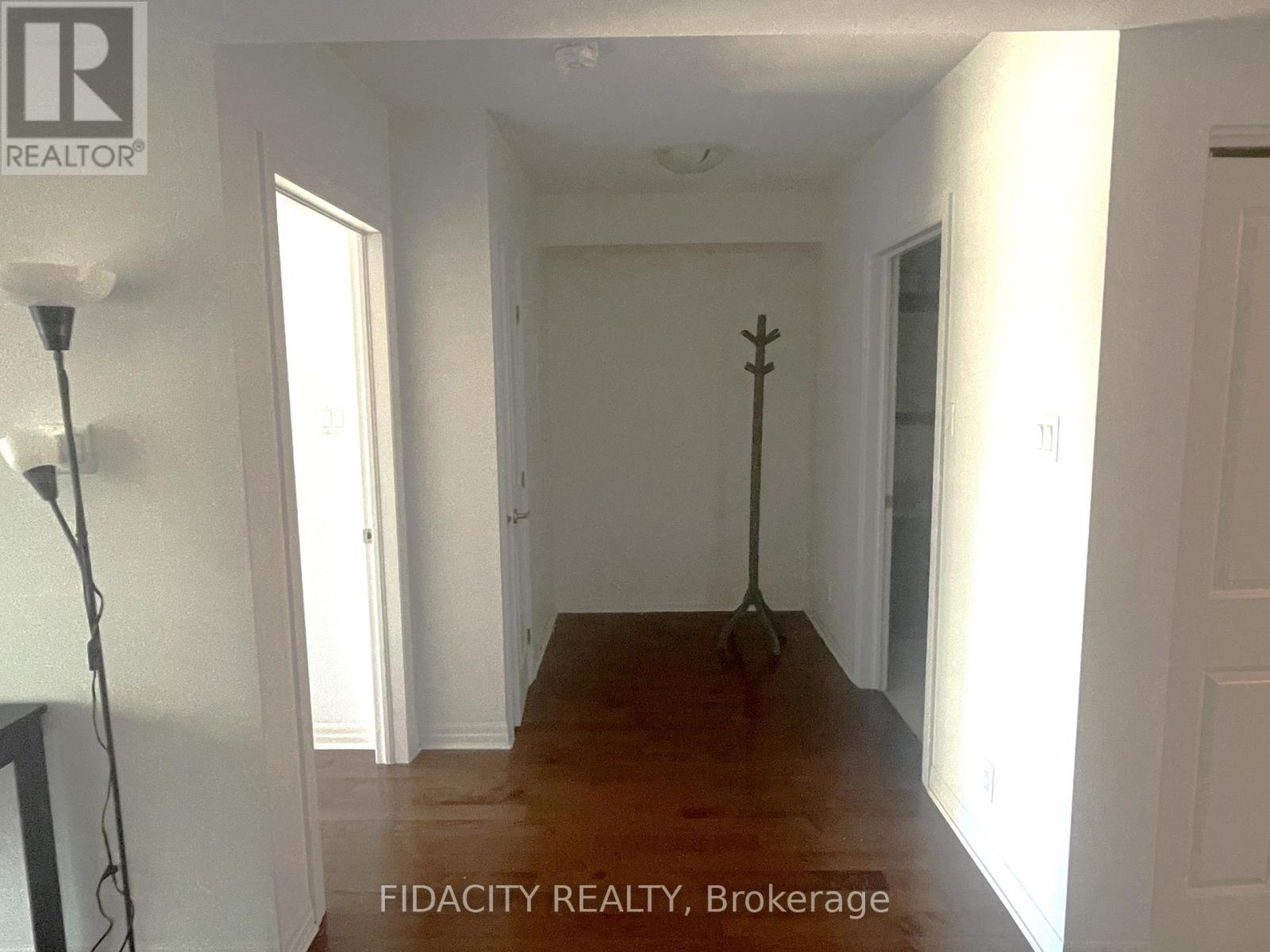 1004 - 242 Rideau Street, Ottawa, Ontario  K1N 0B7 - Photo 4 - X12114708