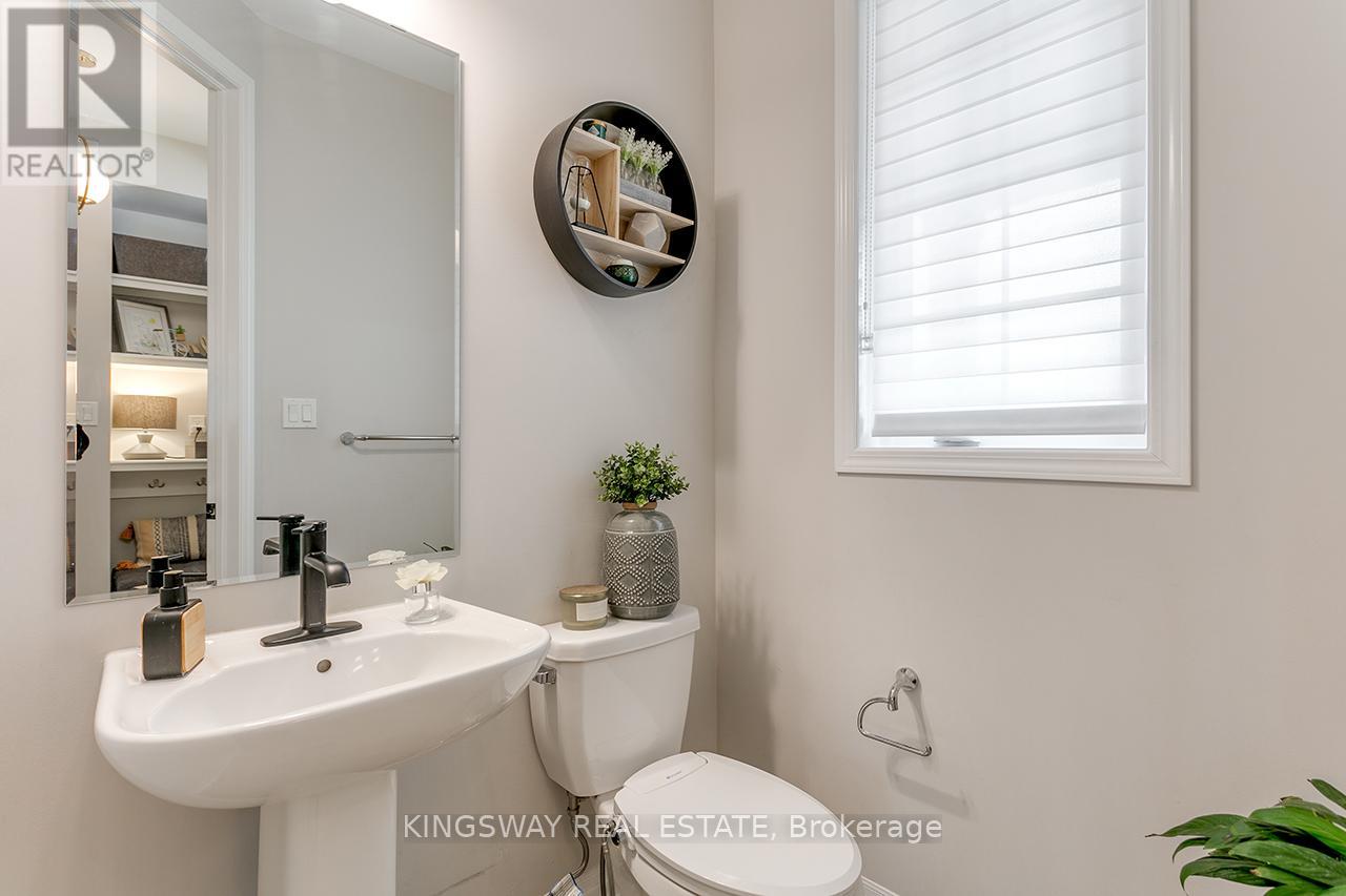 3490 Vernon Powell Drive, Oakville, Ontario  L6H 0X8 - Photo 13 - W12111881