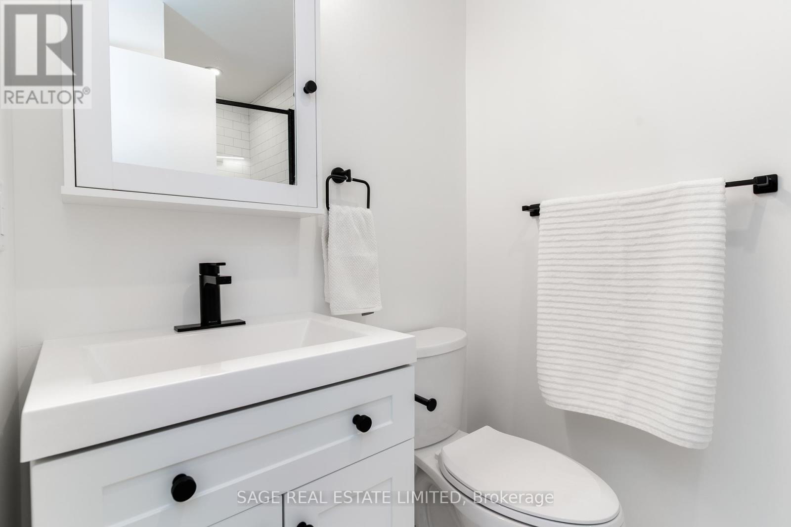 2 - 2413 Dundas Street W, Toronto, Ontario  M6P 1X3 - Photo 5 - W12084740