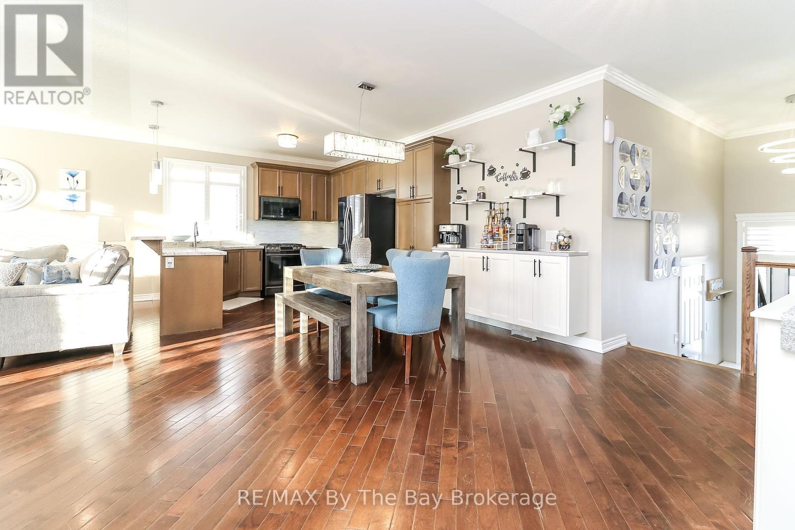9 Broadpoint Street, Wasaga Beach, Ontario  L9Z 3B8 - Photo 16 - S12114684