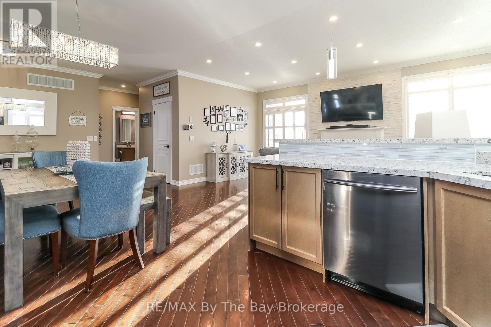 9 Broadpoint Street, Wasaga Beach, Ontario  L9Z 3B8 - Photo 20 - S12114684