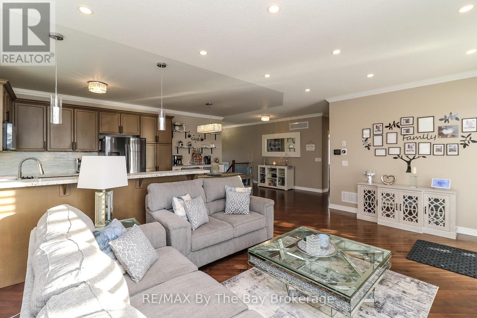9 Broadpoint Street, Wasaga Beach, Ontario  L9Z 3B8 - Photo 22 - S12114684