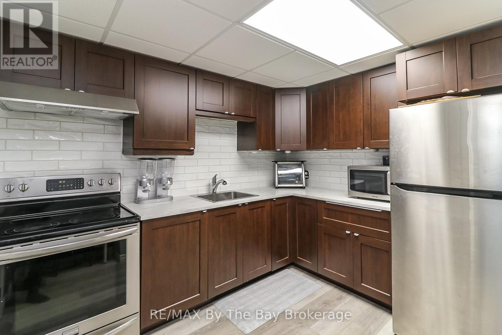 9 Broadpoint Street, Wasaga Beach, Ontario  L9Z 3B8 - Photo 42 - S12114684
