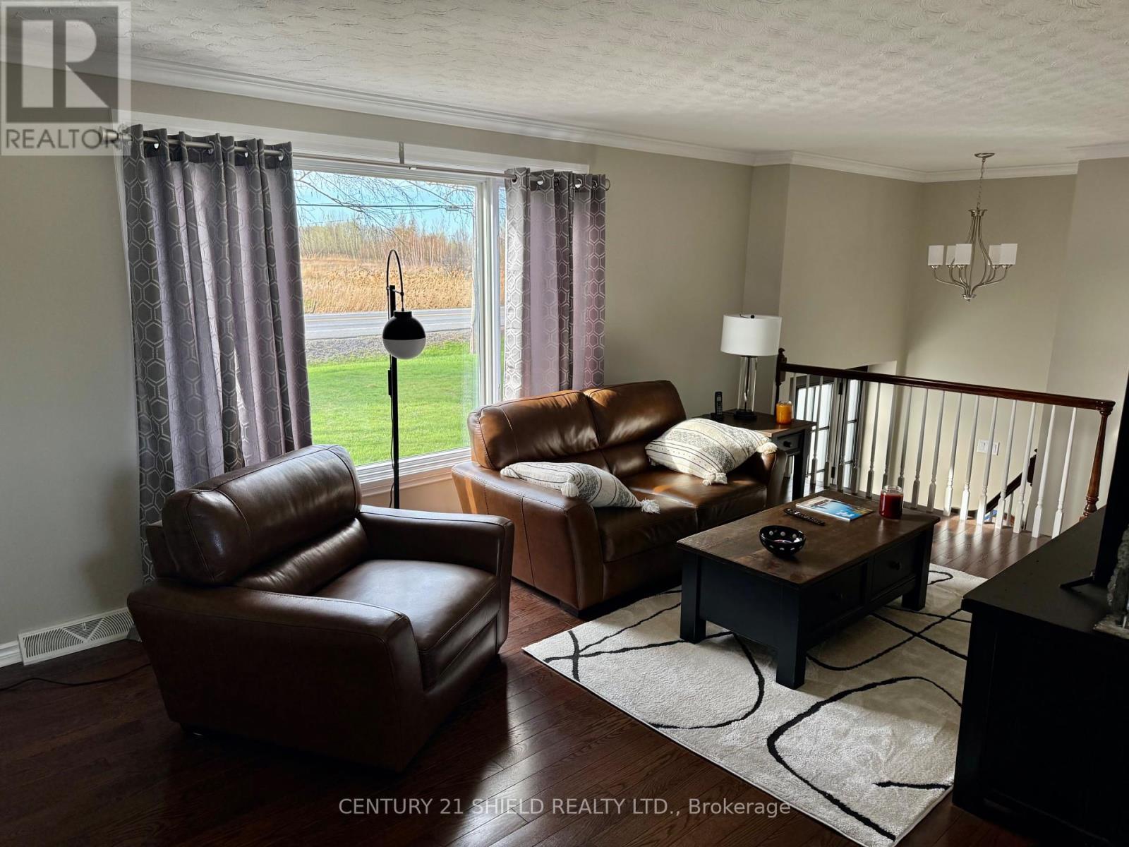 910 Tollgate Road W, Cornwall, Ontario  K6H 5R6 - Photo 6 - X12114686