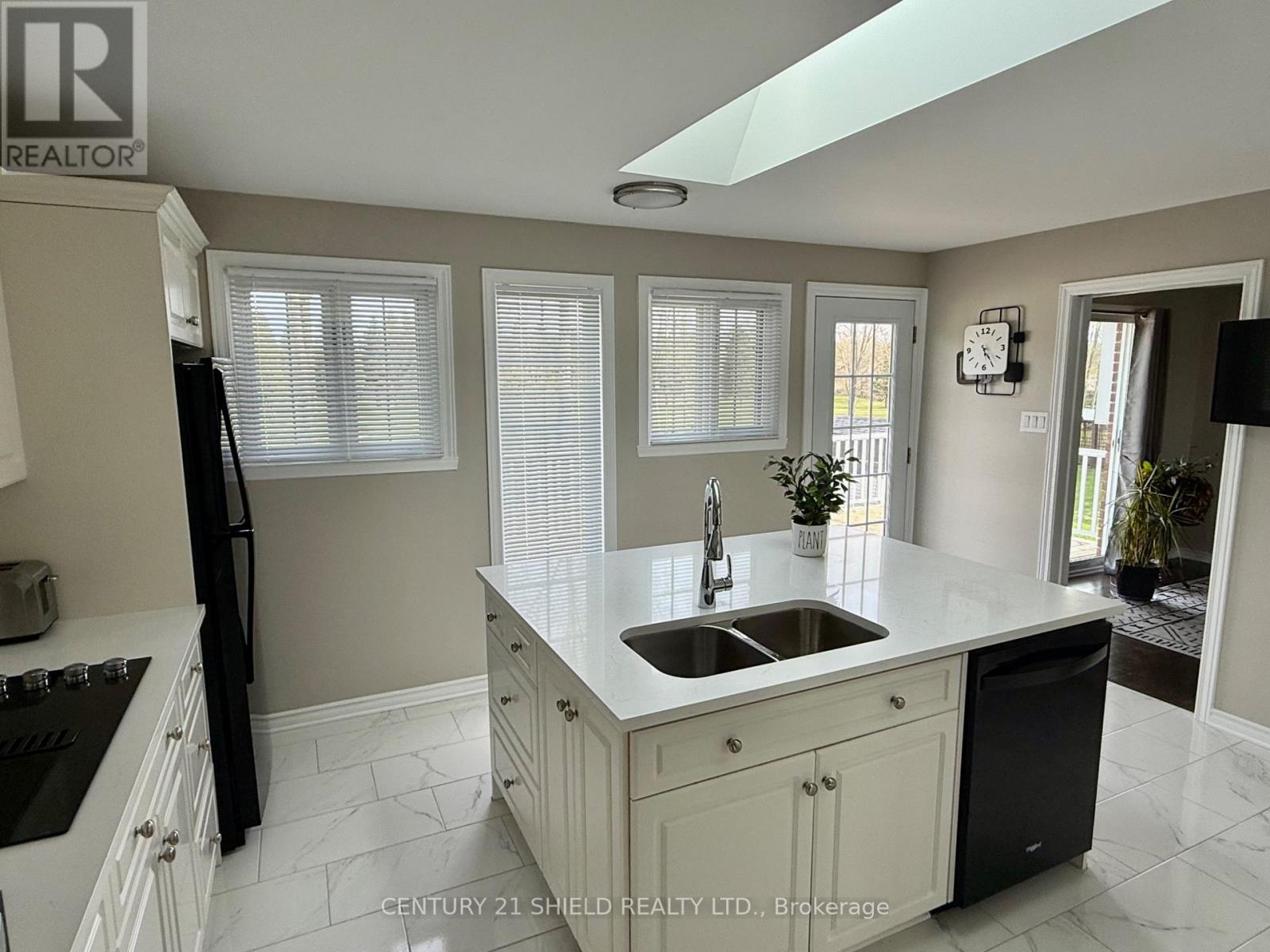 910 Tollgate Road W, Cornwall, Ontario  K6H 5R6 - Photo 9 - X12114686