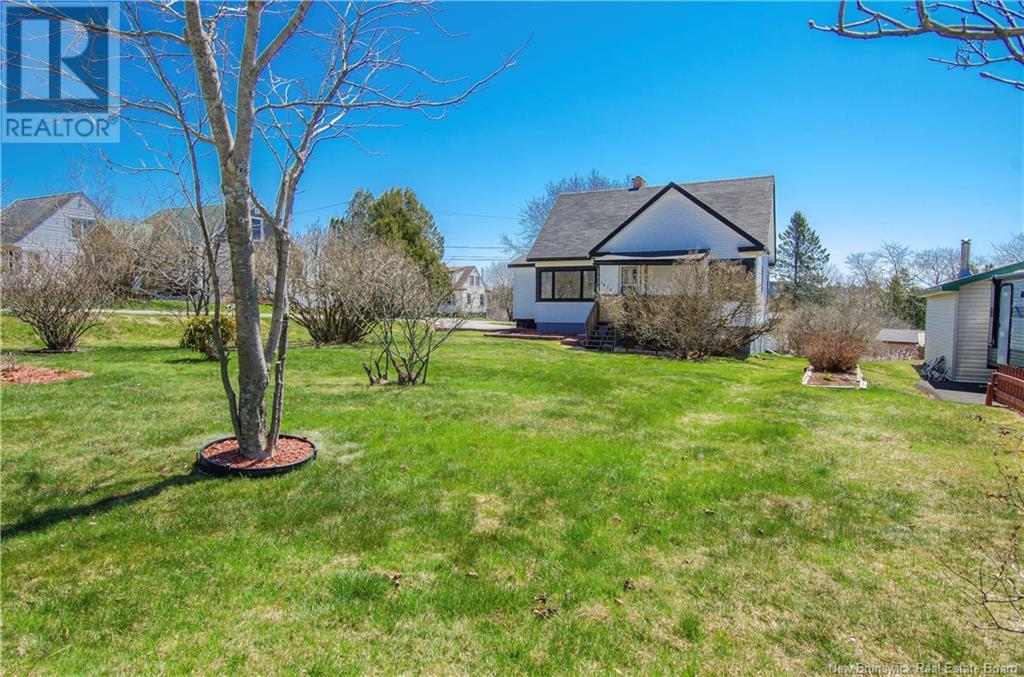 Property at 1628 Loch Lomond Road image 3