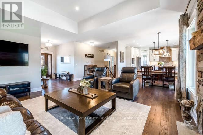 Property at 391323 18TH LINE image 3