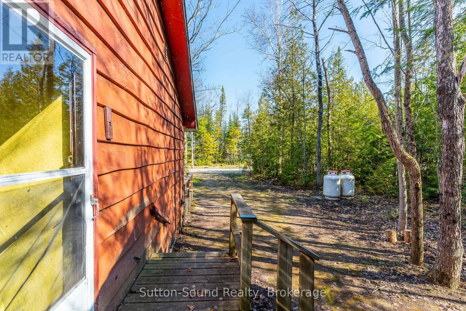 44 Roth Drive, South Bruce Peninsula, Ontario  N0H 2T0 - Photo 30 - X12114685