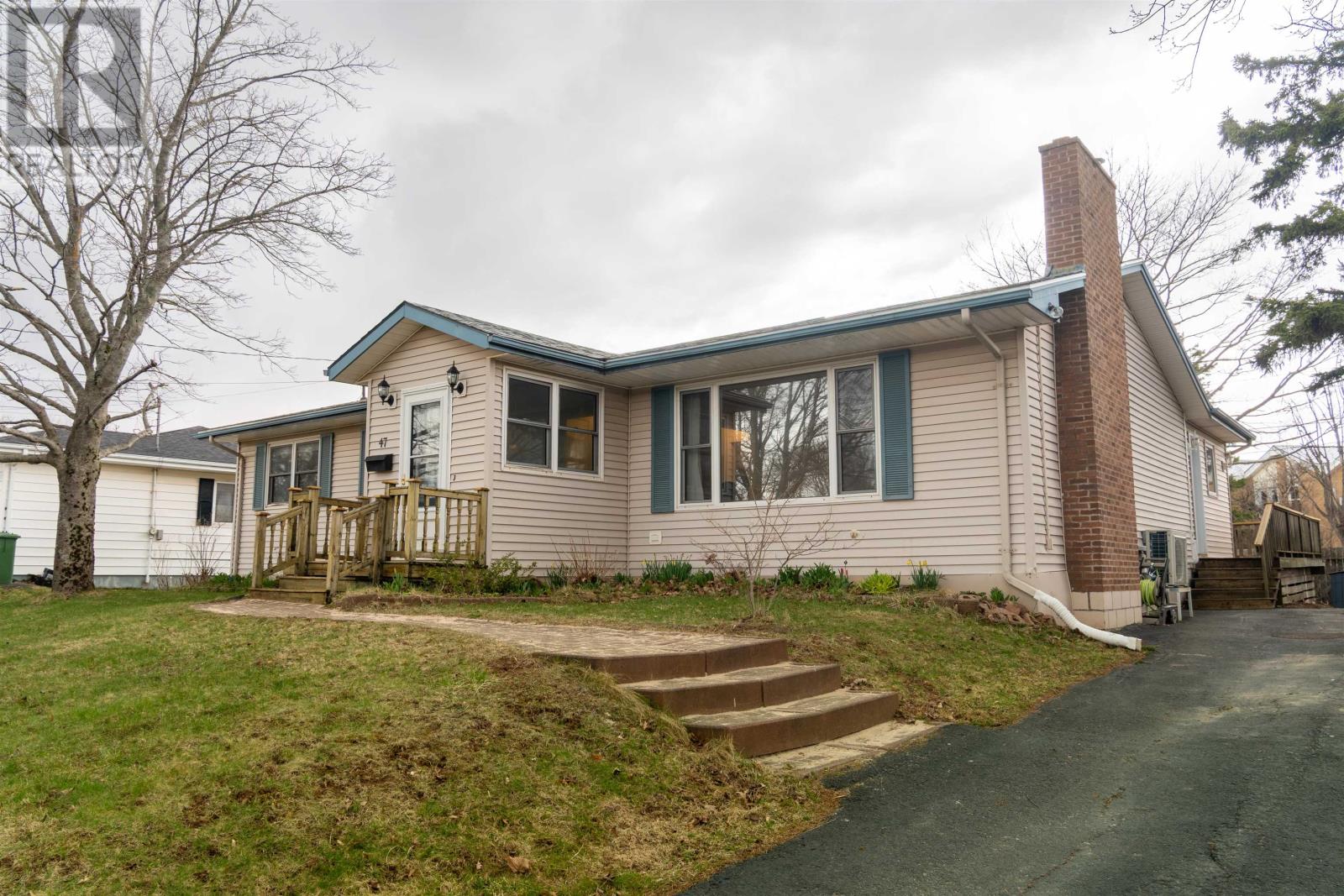 Property at 47 Emerald Drive image 2