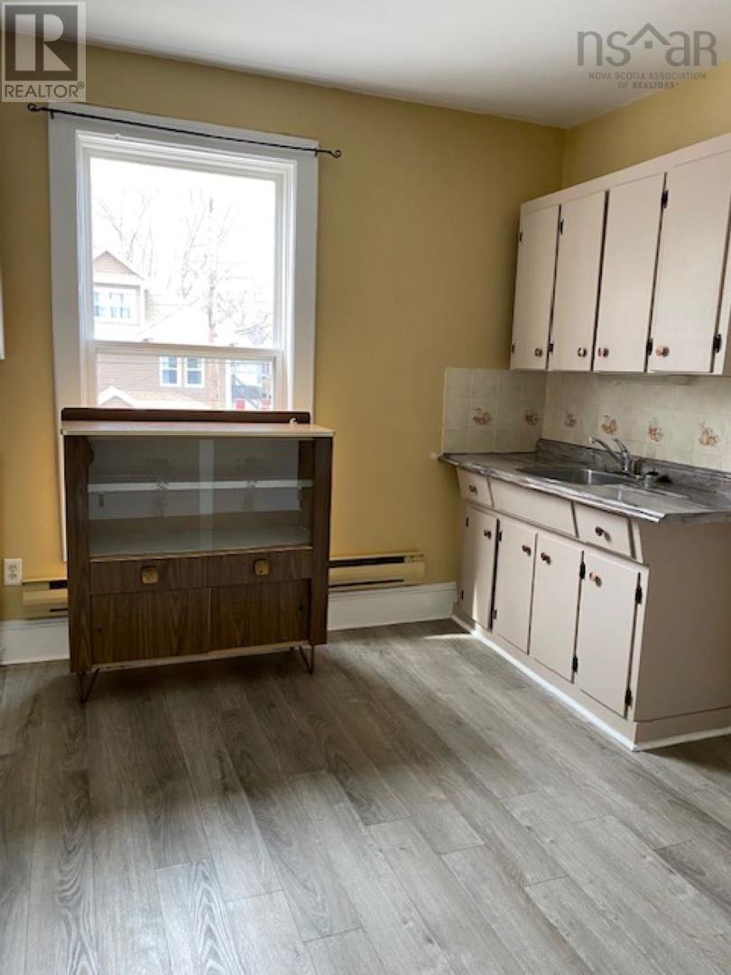 263 Bentinck Street, Sydney, Nova Scotia  B1P 1G8 - Photo 4 - 202509369