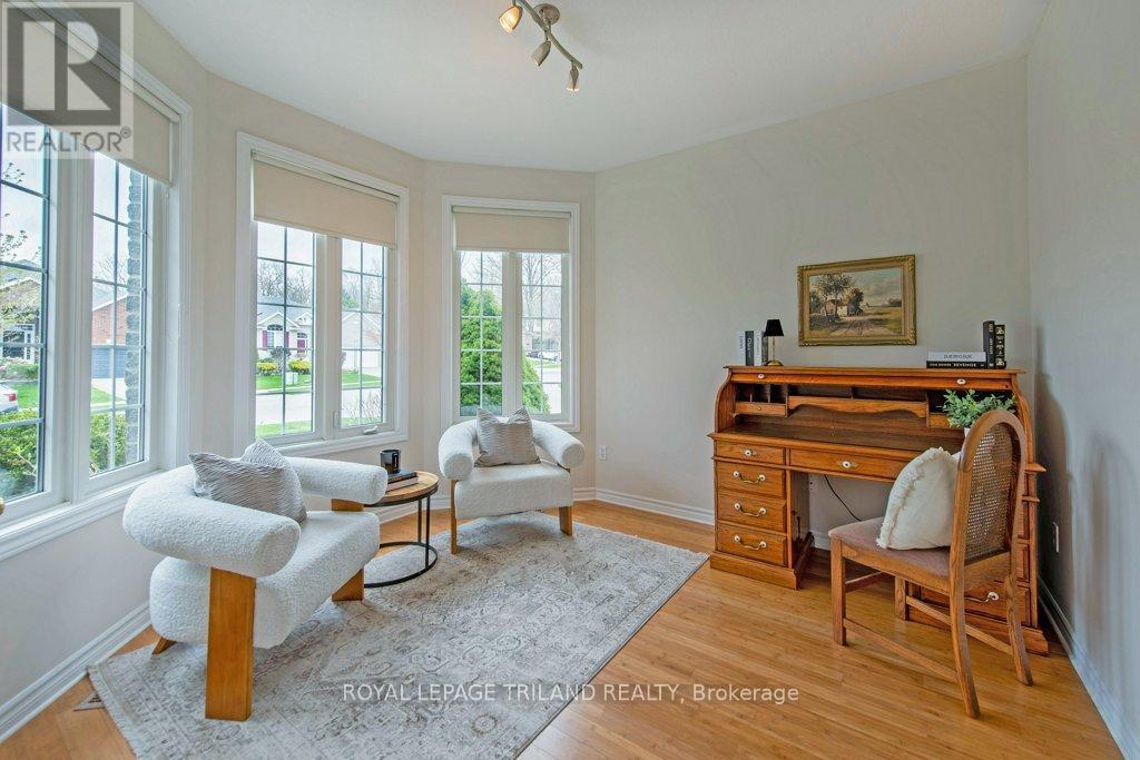 Property at 865 BARCLAY ROAD image 5