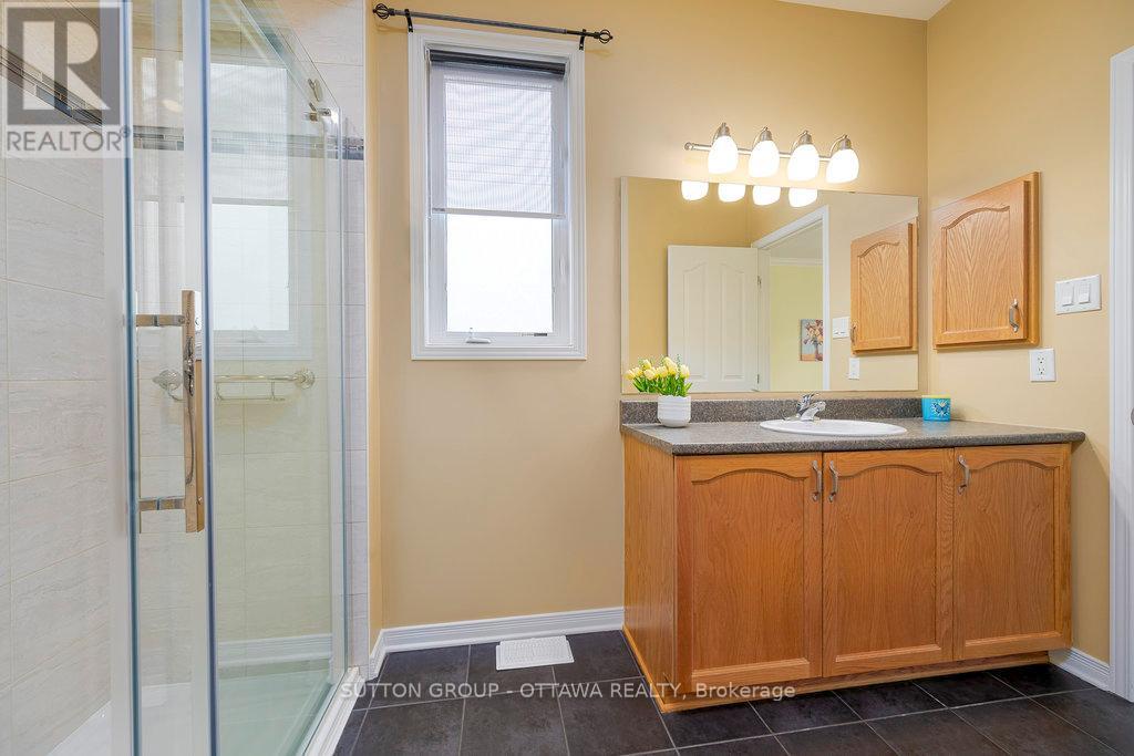166 Hartsmere Drive, Ottawa, Ontario  K2S 2H4 - Photo 22 - X12114719