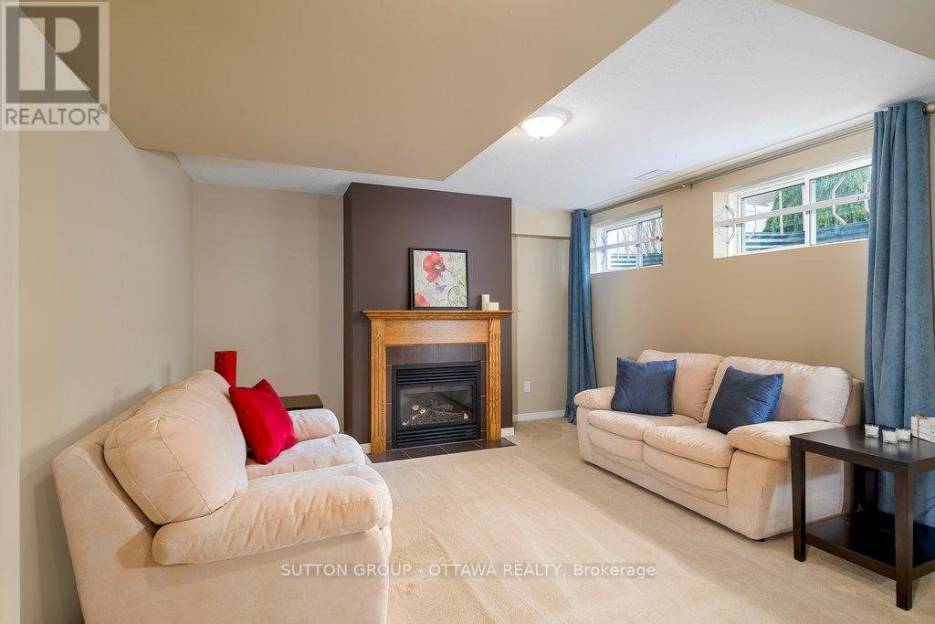 166 Hartsmere Drive, Ottawa, Ontario  K2S 2H4 - Photo 23 - X12114719