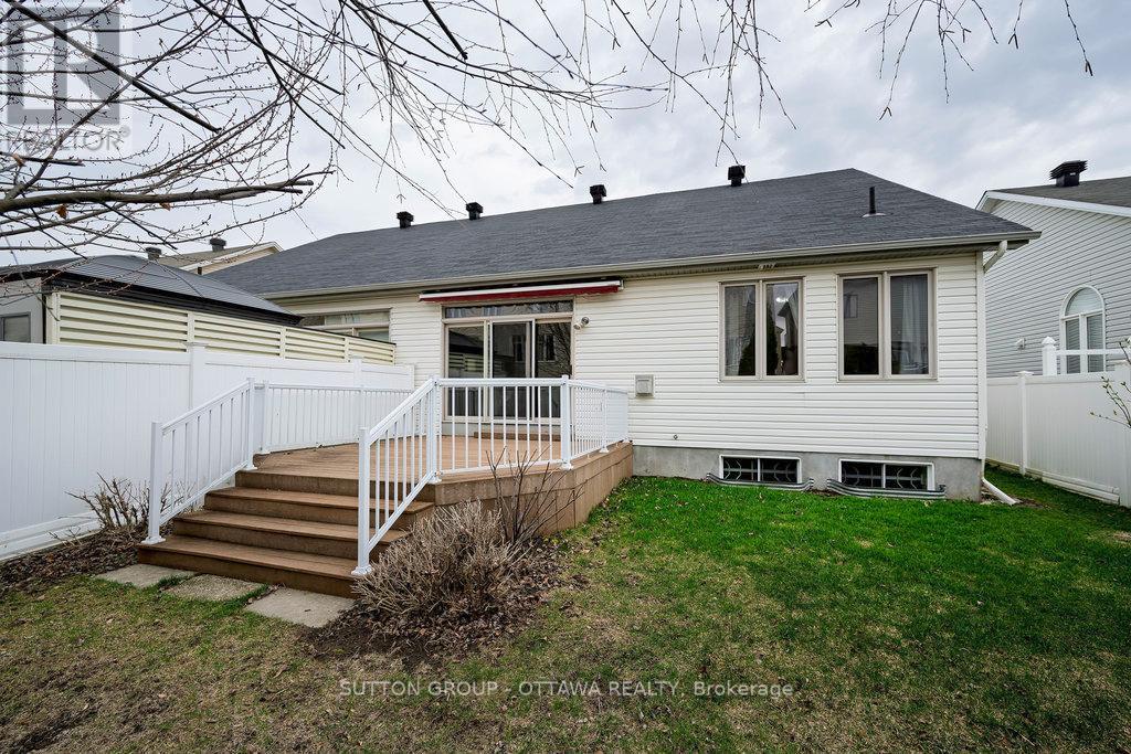 166 Hartsmere Drive, Ottawa, Ontario  K2S 2H4 - Photo 31 - X12114719