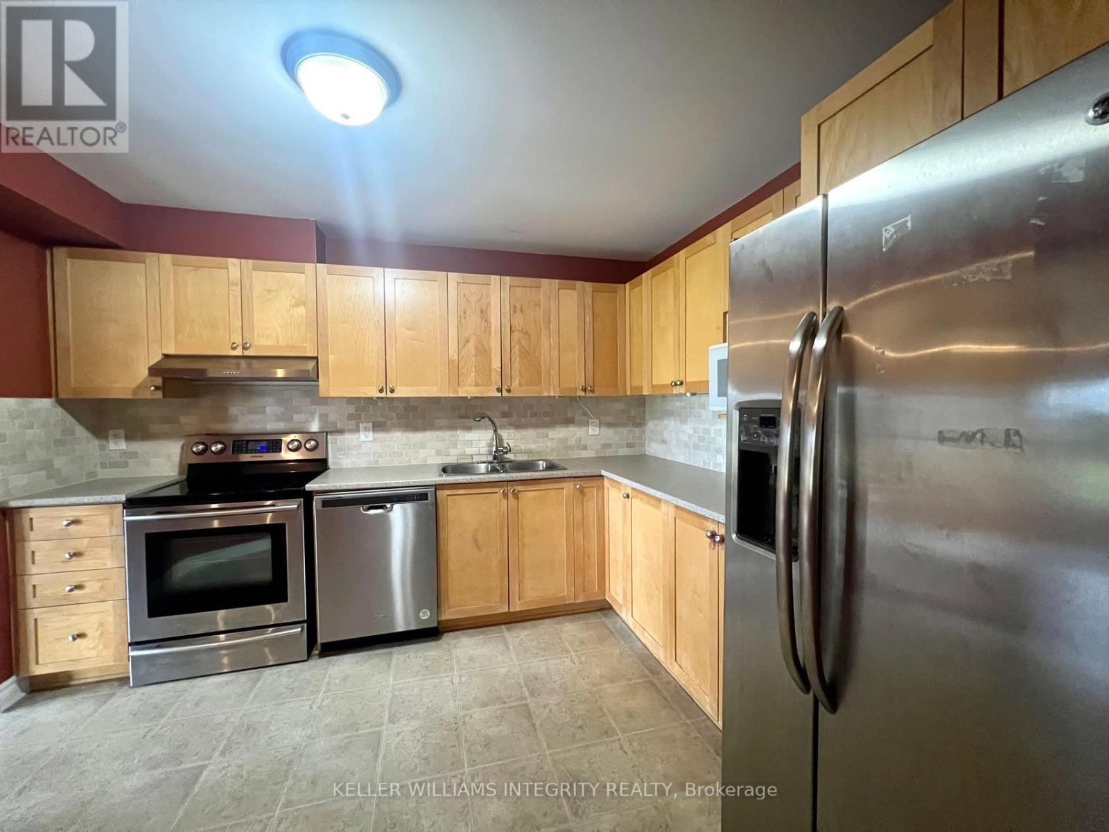 160 Forestbrook Street, Ottawa, Ontario  K2K 0A8 - Photo 12 - X12114747