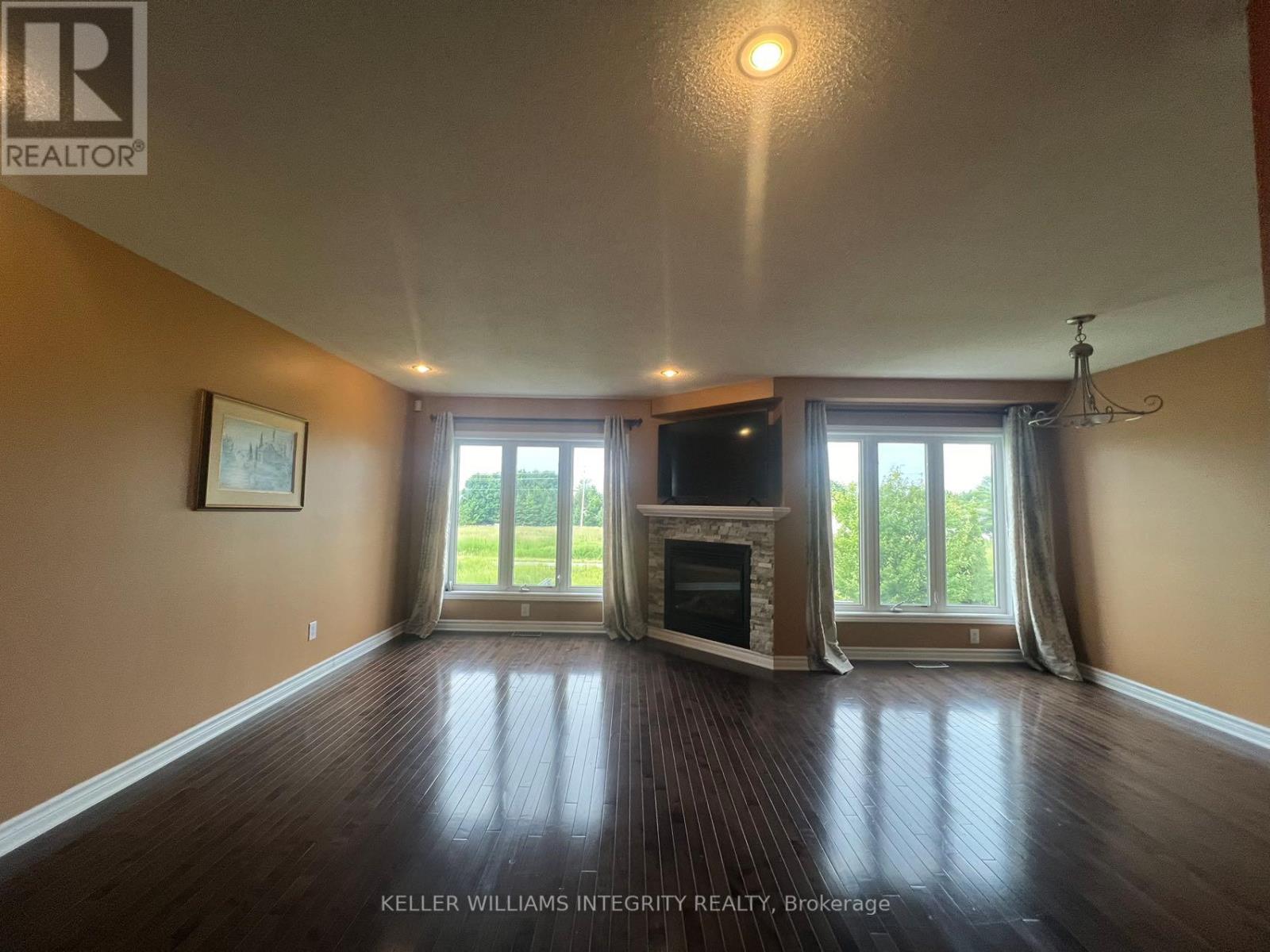 160 Forestbrook Street, Ottawa, Ontario  K2K 0A8 - Photo 9 - X12114747