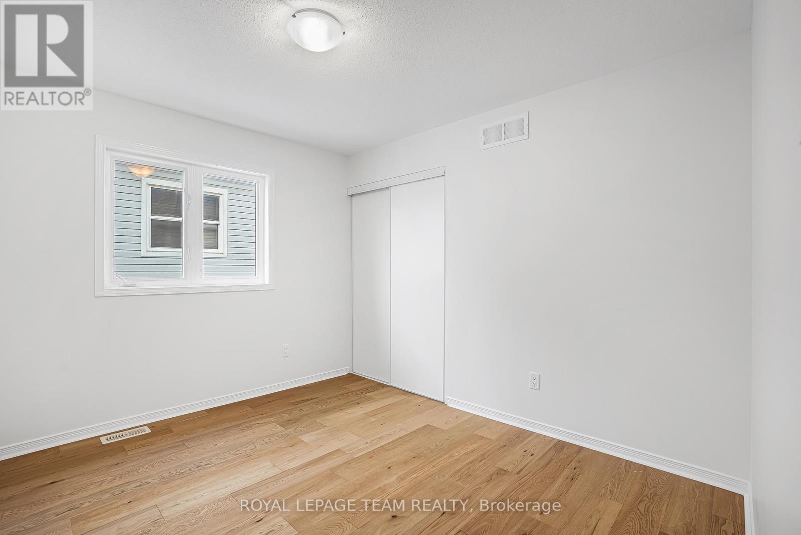 235 Huntsville Drive, Ottawa, Ontario  K2T 0C7 - Photo 23 - X12114753
