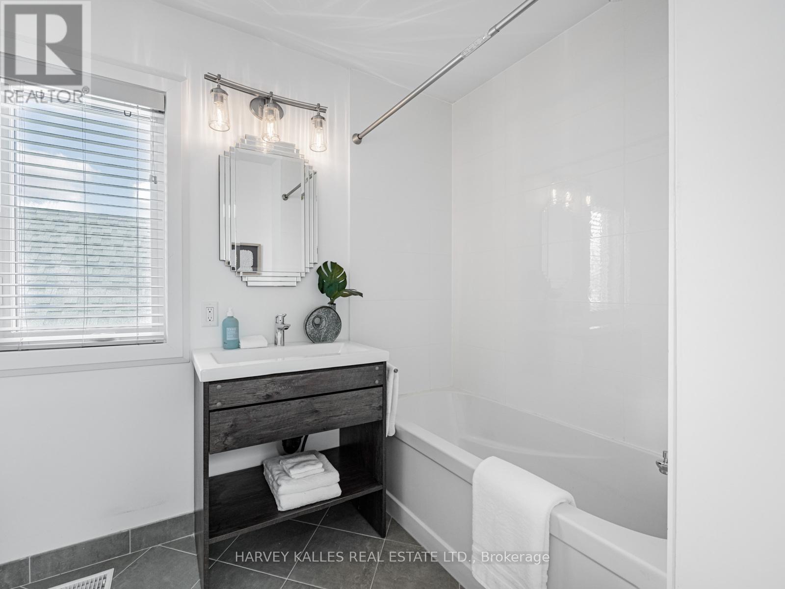 511 Sammon Avenue, Toronto, Ontario  M4J 2B3 - Photo 20 - E12098147