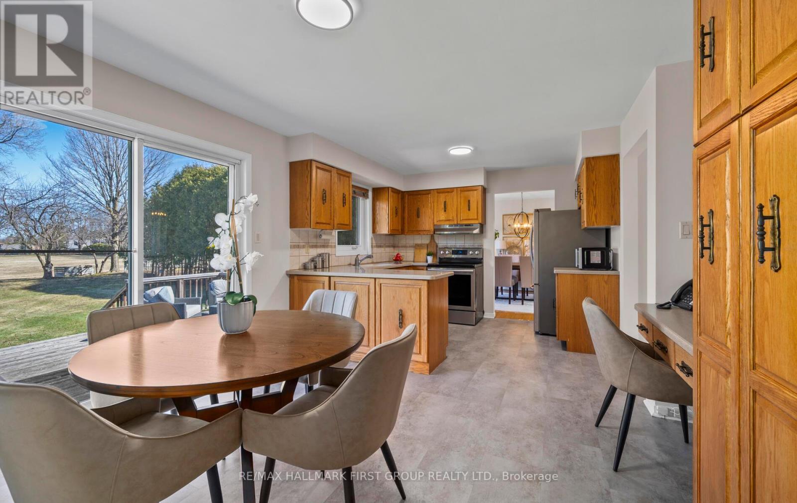 35 William Street, East Gwillimbury (Sharon), Ontario  L0G 1V0 - Photo 6 - N12114643