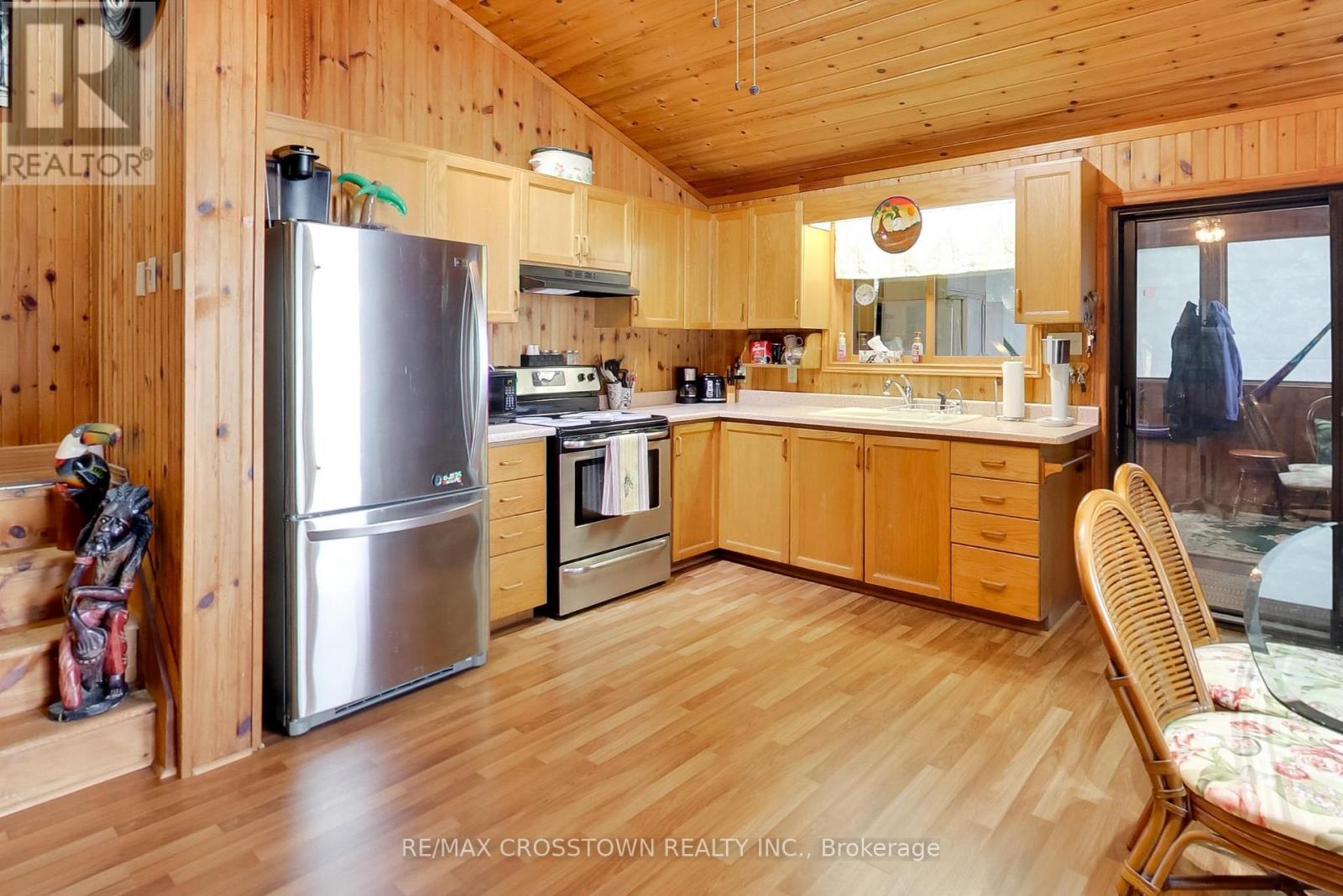 344 Loon Road, Georgina Islands (Georgina Island), Ontario  L0E 1R0 - Photo 7 - N12114759