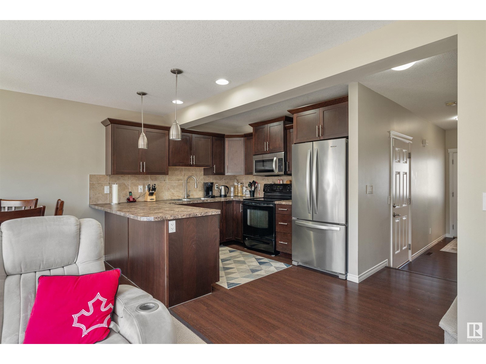 Property at 21229 45A AV NW image 4