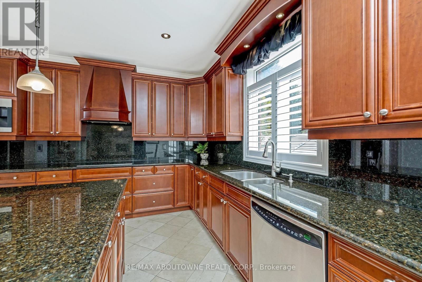 3168 Saddleworth Crescent, Oakville, Ontario  L6M 0A8 - Photo 14 - W12114688