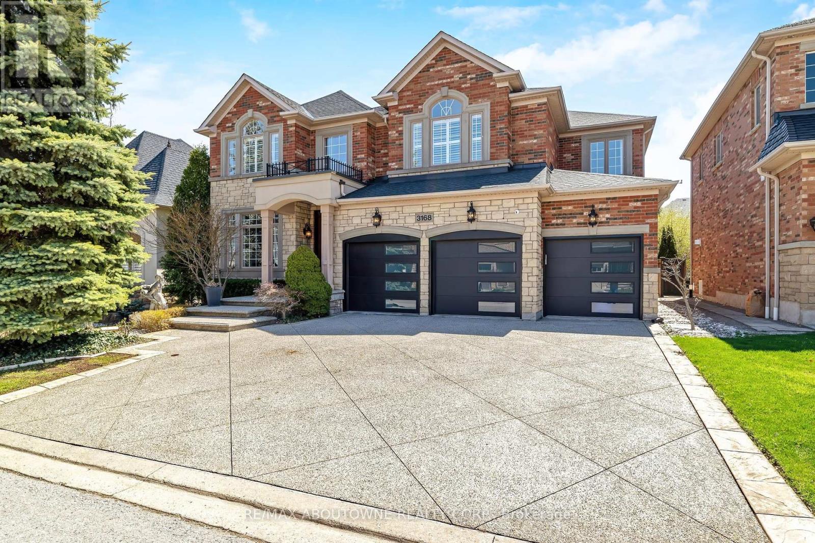 3168 Saddleworth Crescent, Oakville, Ontario  L6M 0A8 - Photo 2 - W12114688