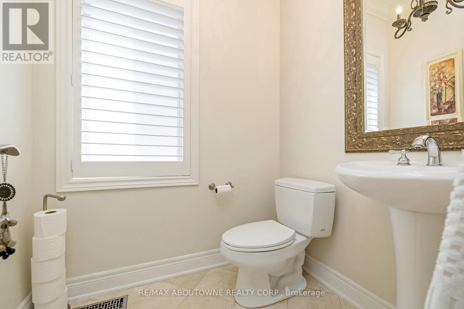 3168 Saddleworth Crescent, Oakville, Ontario  L6M 0A8 - Photo 8 - W12114688