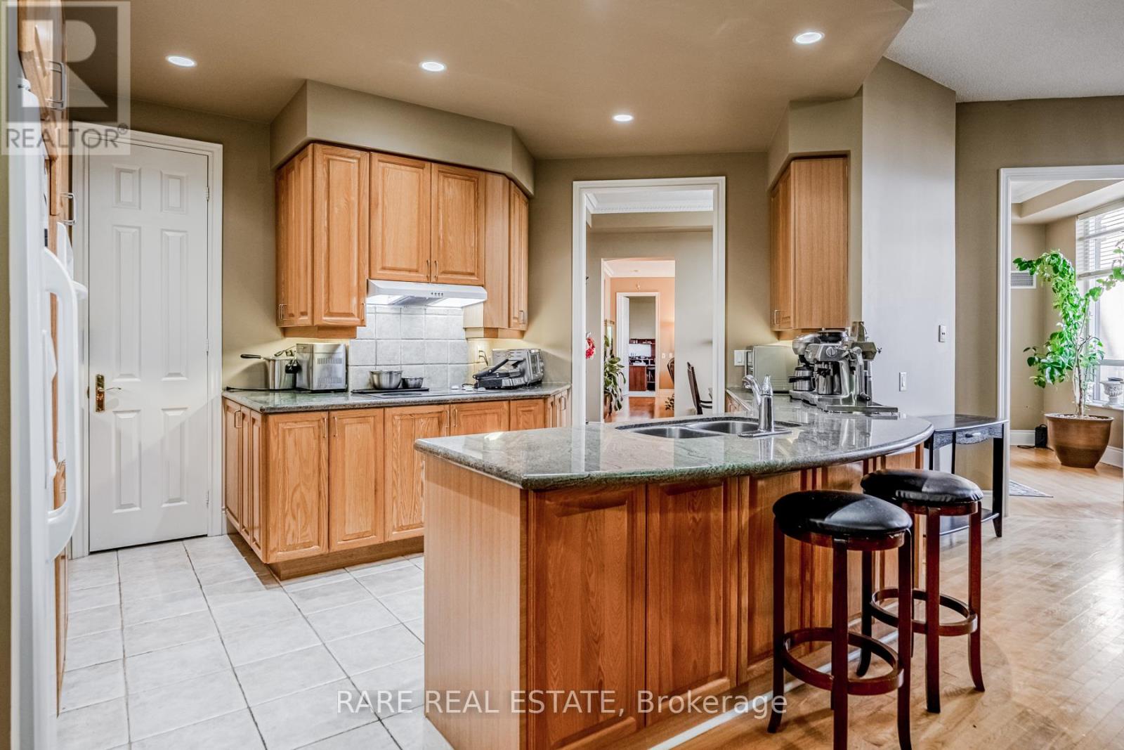Tph6 - 25 Kingsbridge Garden Circle, Mississauga, Ontario  L5R 4B1 - Photo 13 - W12114702