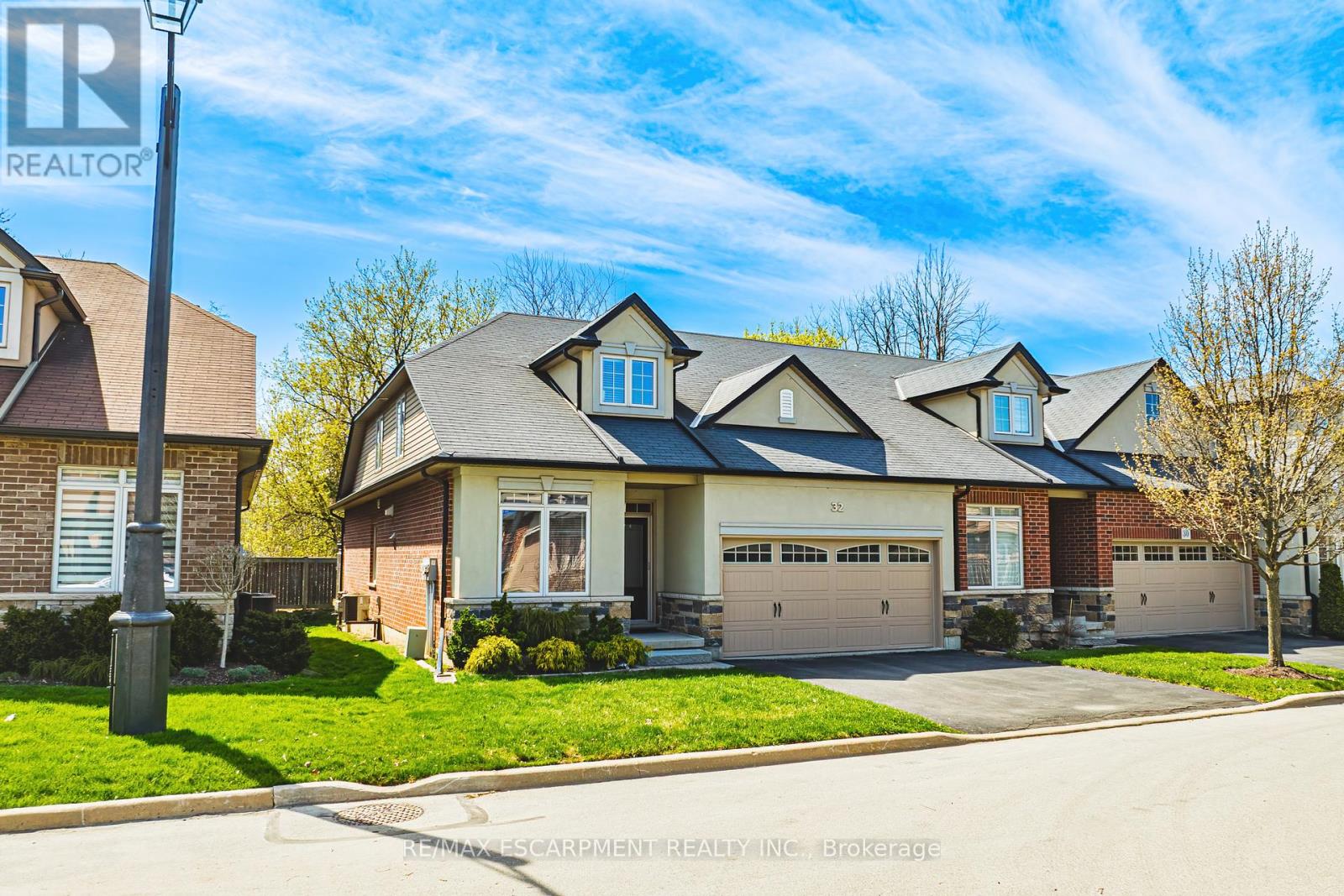 32 MENTON DRIVE, hamilton (ancaster), Ontario