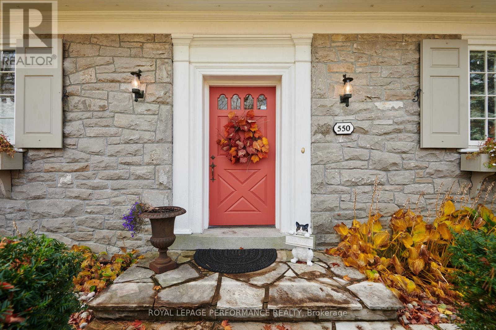 550 Piccadilly Avenue, Ottawa, Ontario  K1Y 0J1 - Photo 3 - X12054113