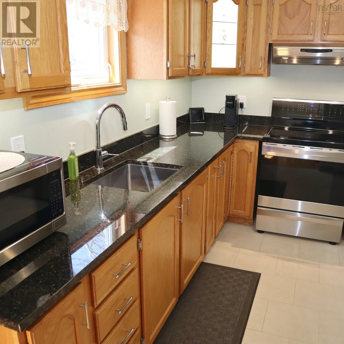 Property at 19 COLONNA Place image 2