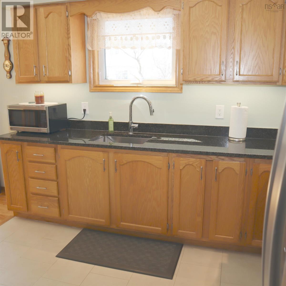 Property at 19 COLONNA Place image 4