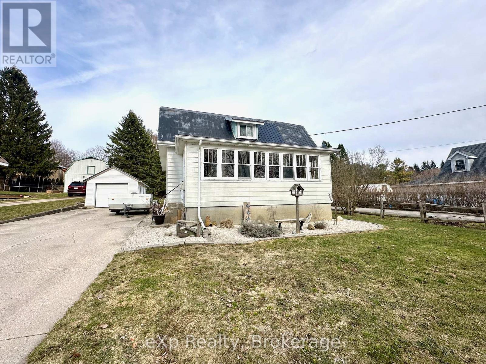 1216 Bruce Road 12, South Bruce, Ontario  N0G 1W0 - Photo 4 - X12068616