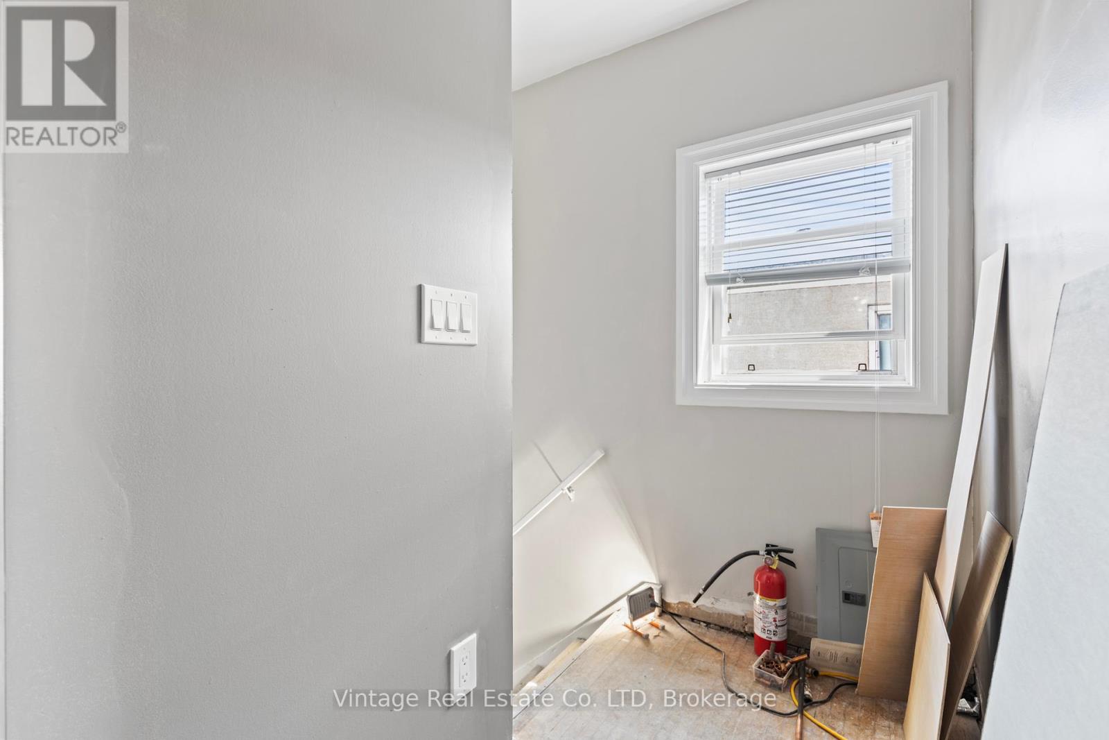 29 Albert Street W, Thorold (Thorold Downtown), Ontario  L2V 2G2 - Photo 18 - X12114830