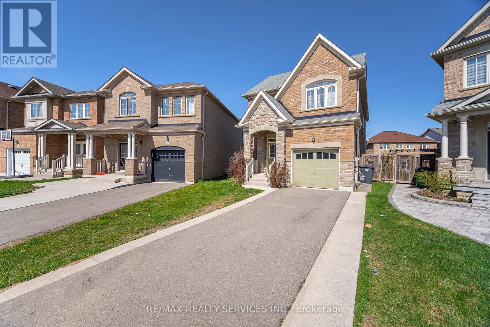90 Meltwater Crescent, Brampton, Ontario  L6P 3W5 - Photo 4 - W12111480