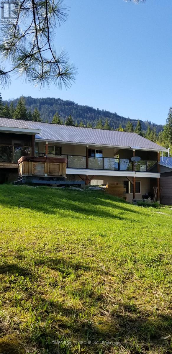 2510 Samuelson Road, Sicamous, British Columbia  V0E 2V5 - Photo 37 - X12112973