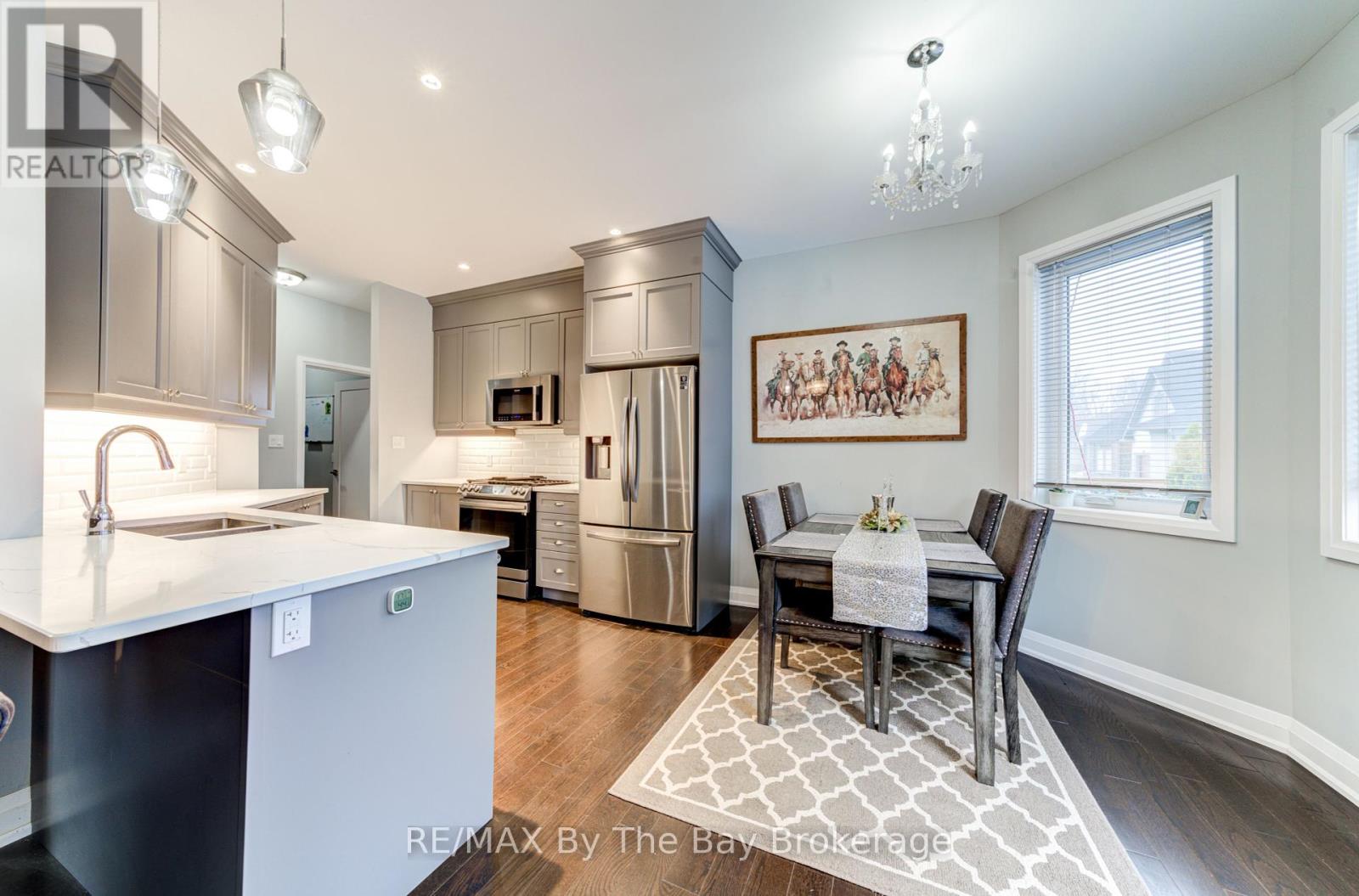 16 Walnut Drive, Wasaga Beach, Ontario  L9Z 0A9 - Photo 10 - S12114816
