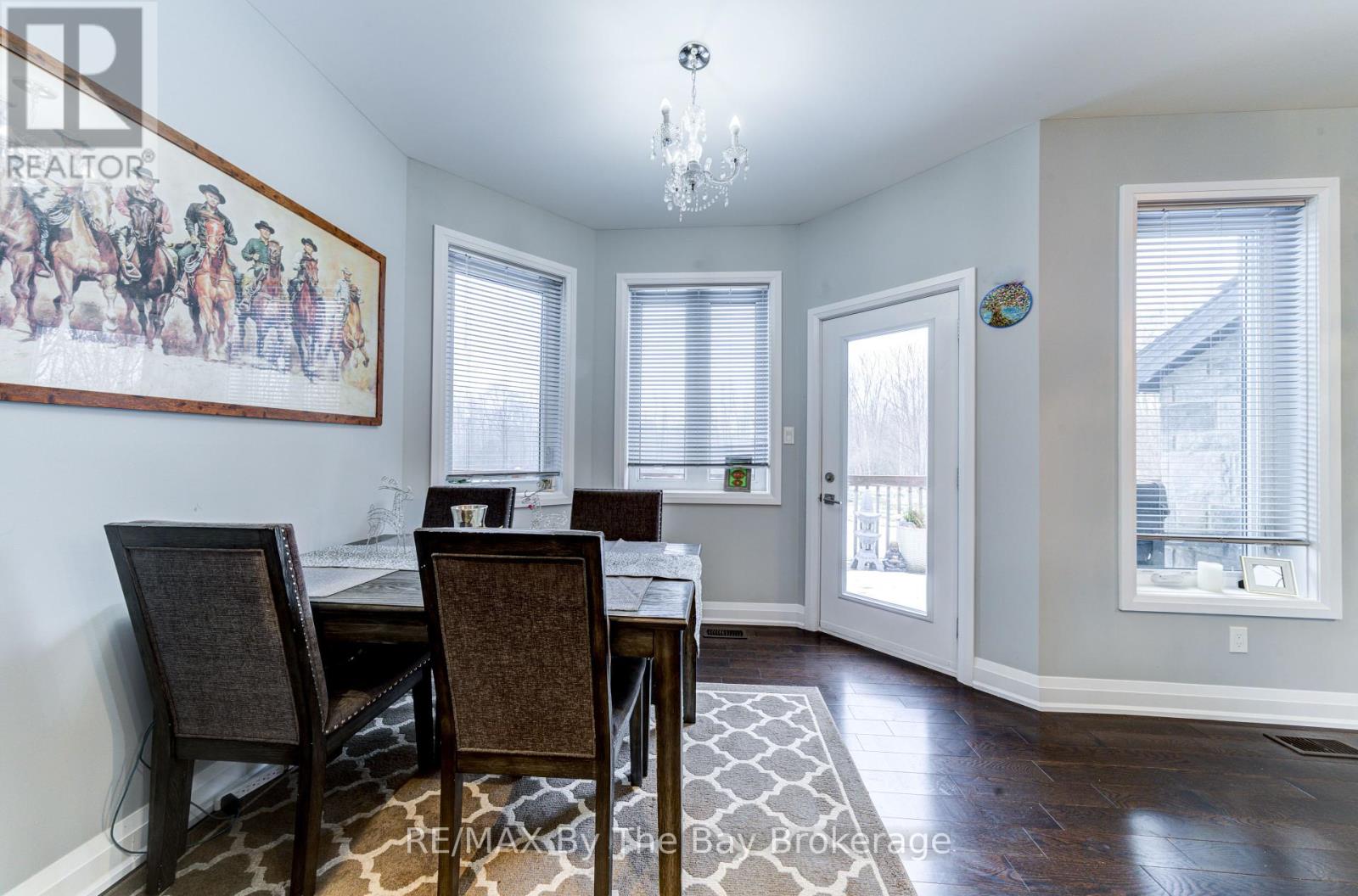 16 Walnut Drive, Wasaga Beach, Ontario  L9Z 0A9 - Photo 12 - S12114816
