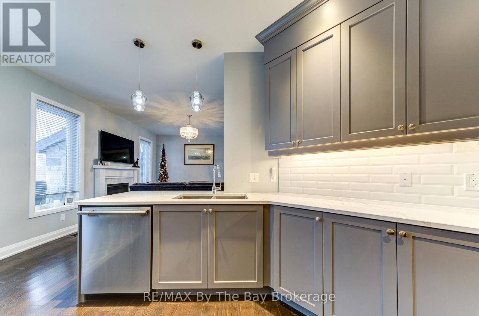 16 Walnut Drive, Wasaga Beach, Ontario  L9Z 0A9 - Photo 15 - S12114816